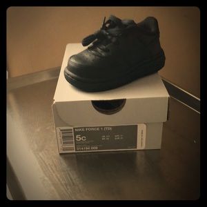 Never worn, Nike Air Force 1’s size 5c